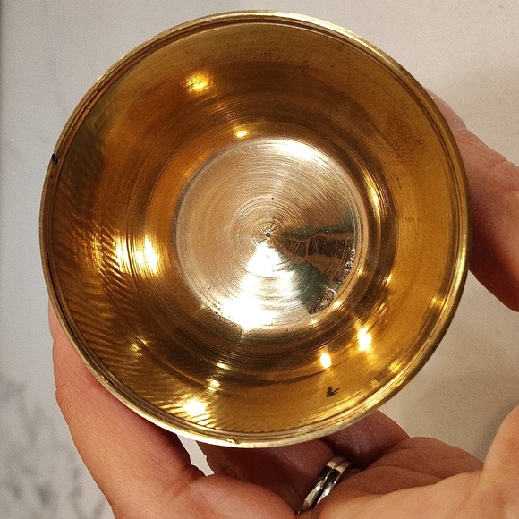 Brass apple with stem and leaf with twist off lid made in India - Picture 6 of 7